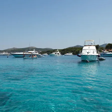 Robinson House Nicolina