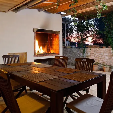 Robinson House Nicolina