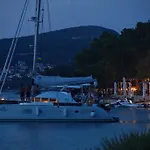 Robinson House Nicolina Kır Evi *