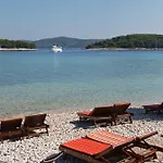 Robinson House Nicolina * Hvar Town