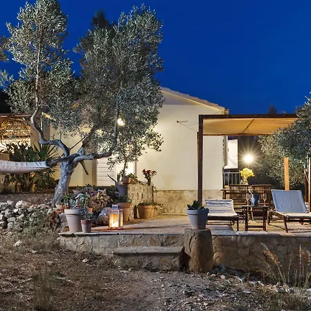 Robinson House Nicolina * Hvar Town
