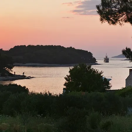 Country house Robinson House Nicolina Hvar Town