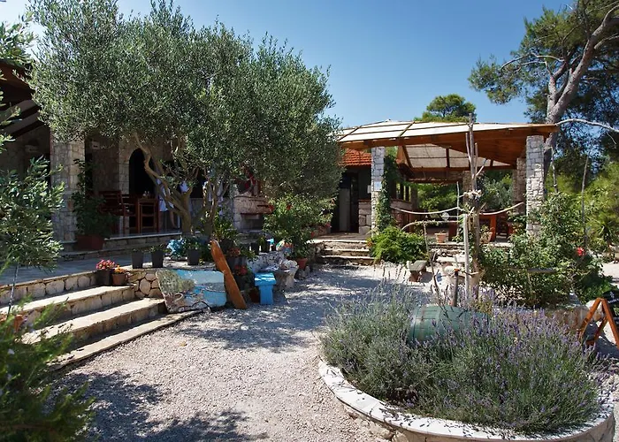 Robinson House Nicolina