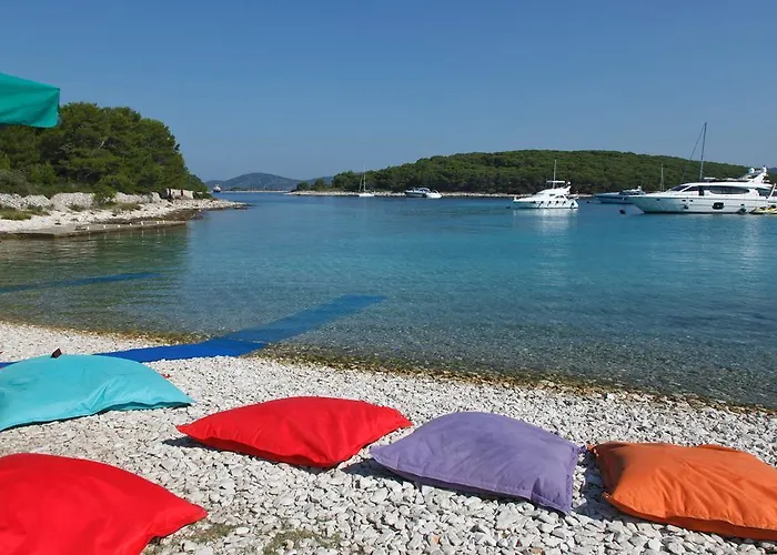 Robinson House Nicolina *