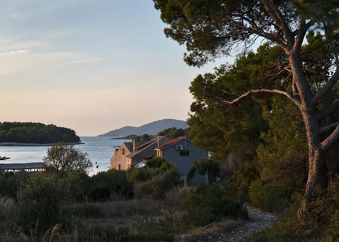 Robinson House Nicolina