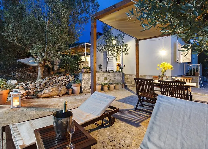 Robinson House Nicolina