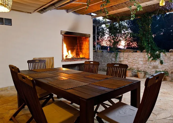 Robinson House Nicolina