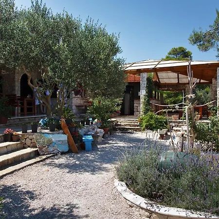 Robinson House Nicolina