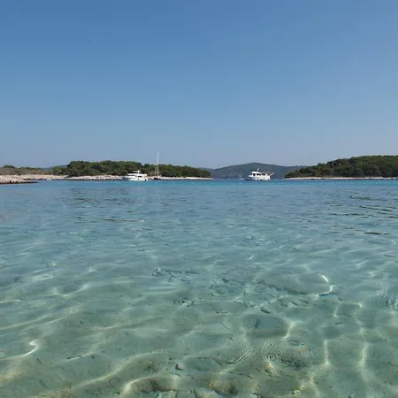 Robinson House Nicolina Seoska kuća Hvar Town