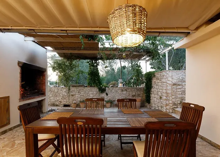 Robinson House Nicolina *